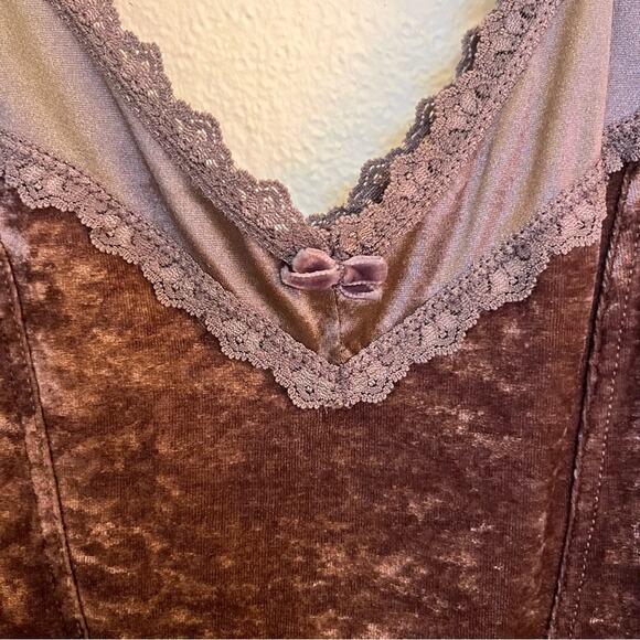 Brown velvet top - Picture 2 of 4